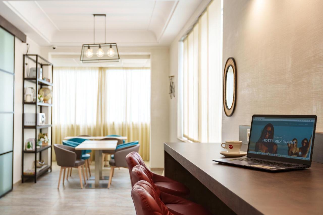 Hotel Rex Римини Екстериор снимка