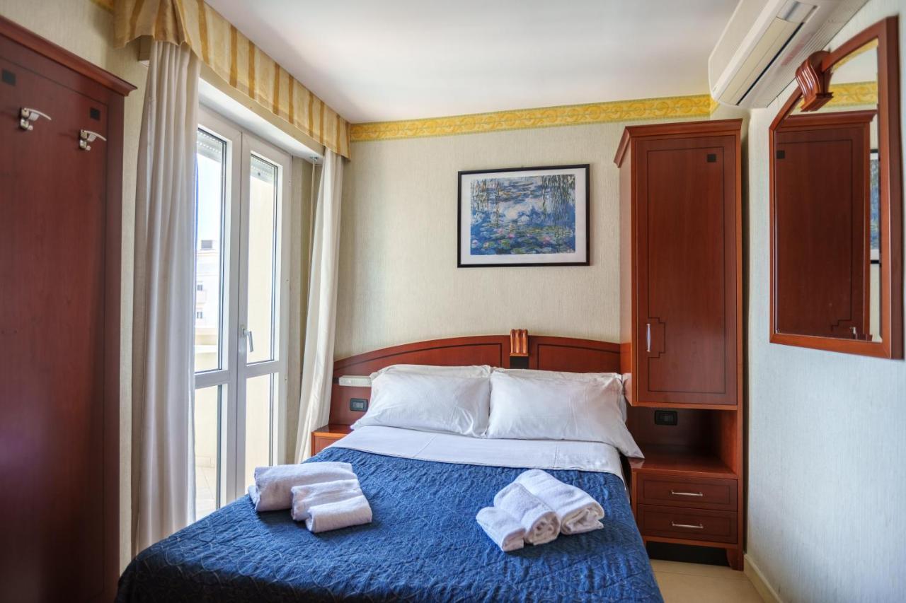 Hotel Rex Римини Екстериор снимка