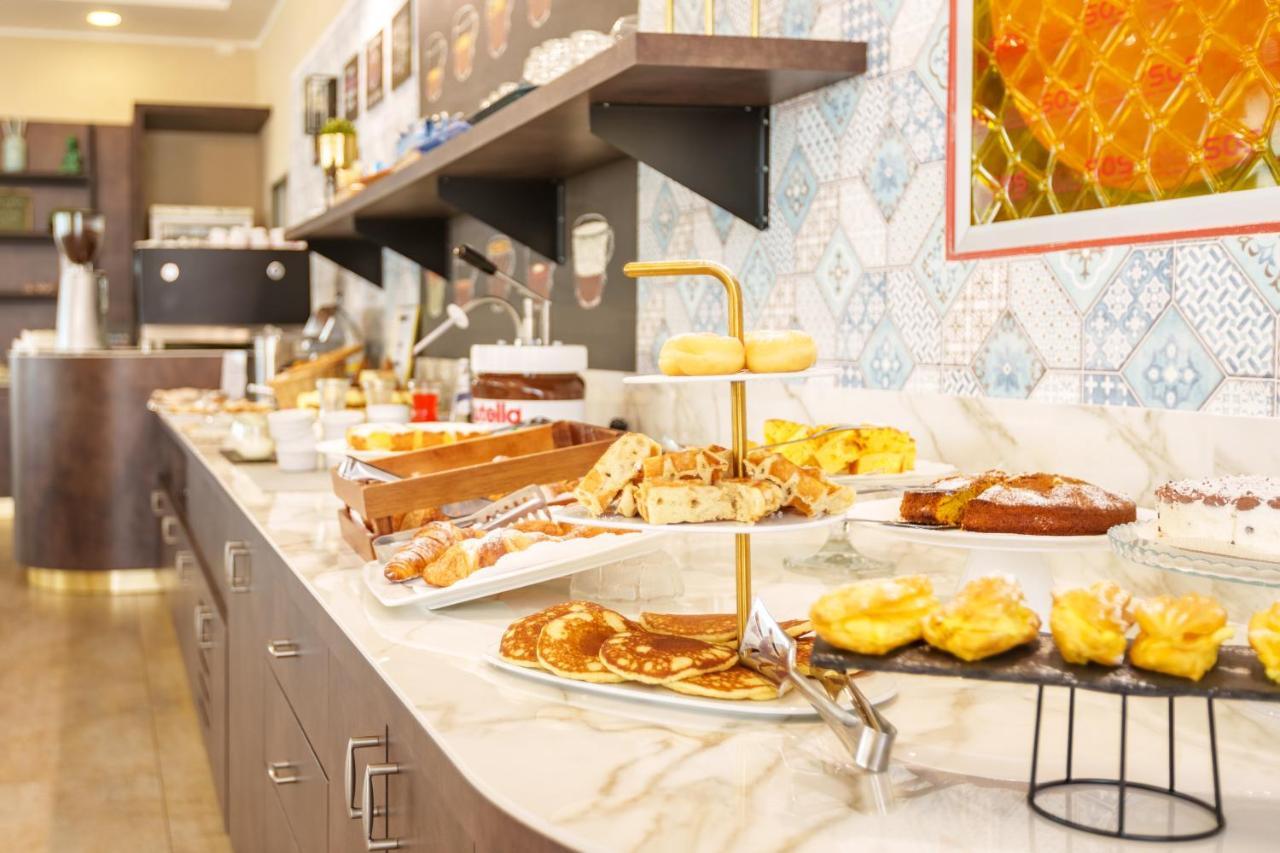 Hotel Rex Римини Екстериор снимка