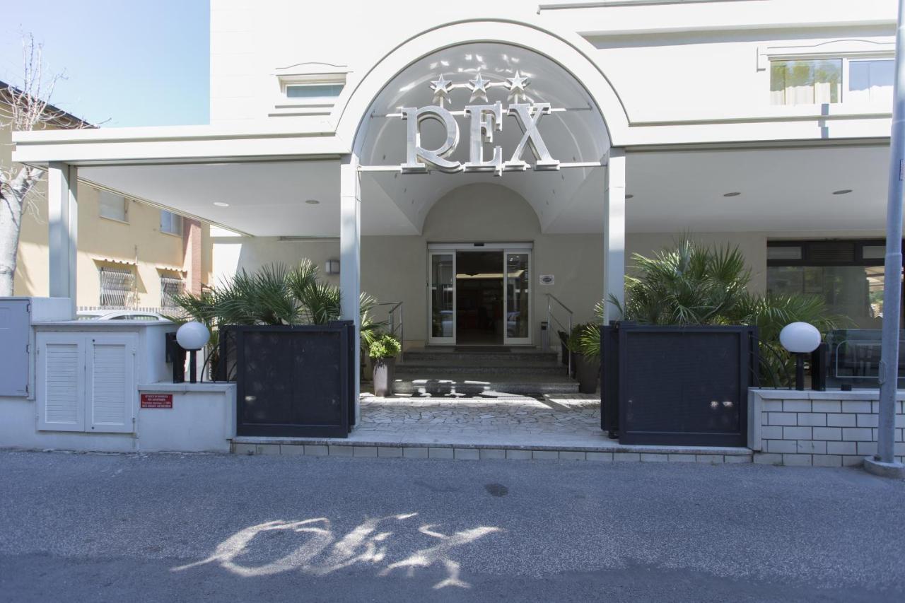 Hotel Rex Римини Екстериор снимка